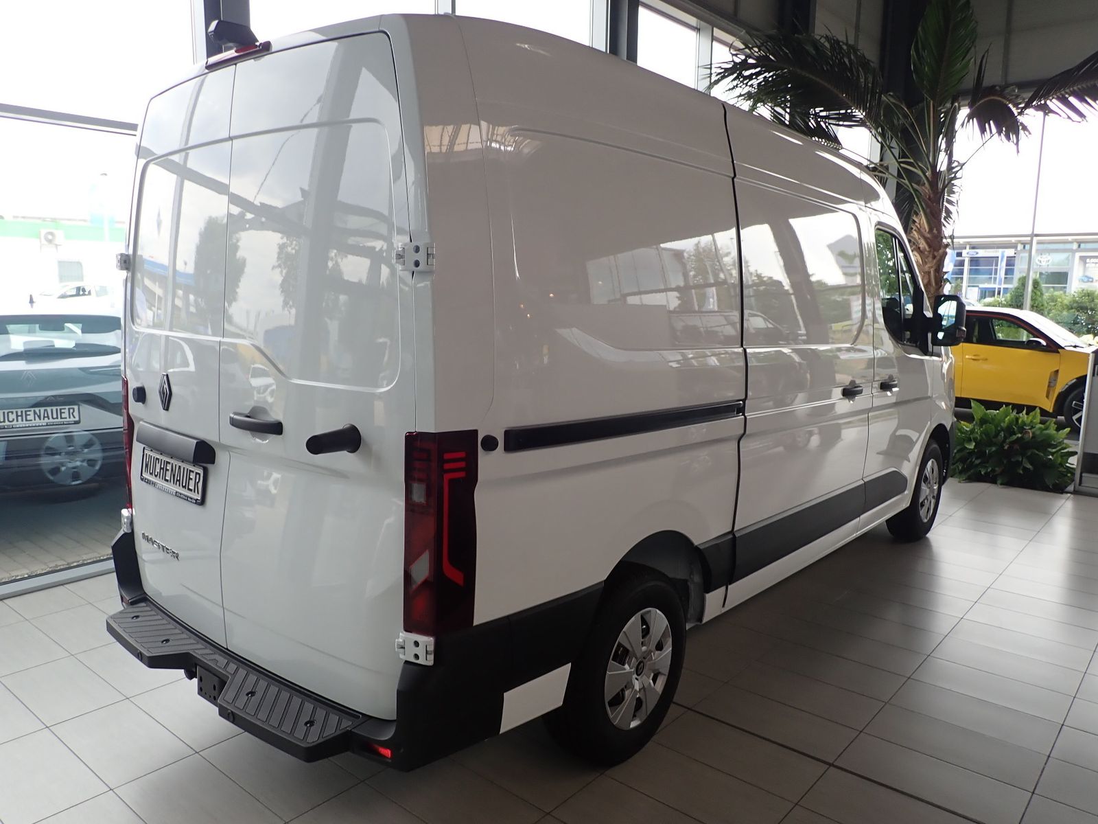 Fahrzeugabbildung Renault Master Kastenwagen FWD Kasten Business+ L2H2 3,5