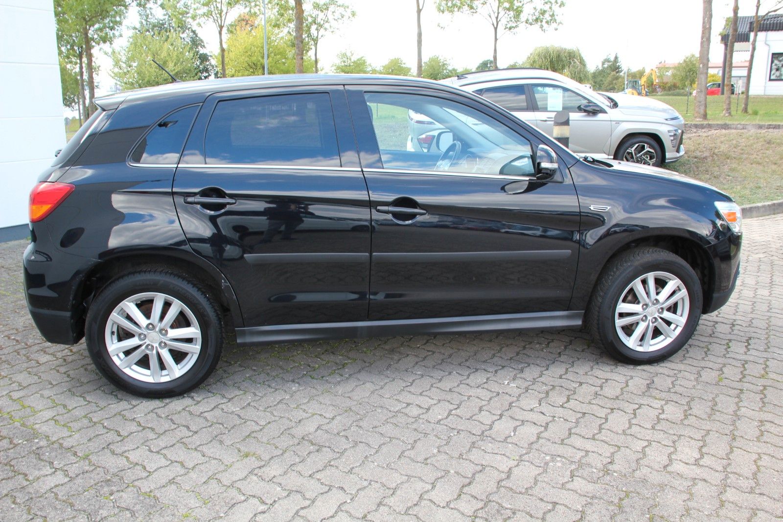Fahrzeugabbildung Mitsubishi ASX Intro Edition 2WD