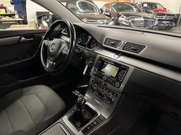 MYAUTOCENTER – Gebraucht- und Jahreswagen mit Werkstattservice in Pfaffenhofen Volkswagen Passat Variant Comfortline BlueMotion *AHK*Klima