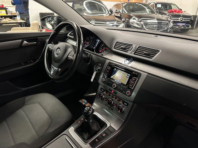 MYAUTOCENTER – Gebraucht- und Jahreswagen mit Werkstattservice in Pfaffenhofen Volkswagen Passat Variant Comfortline BlueMotion *AHK*Klima