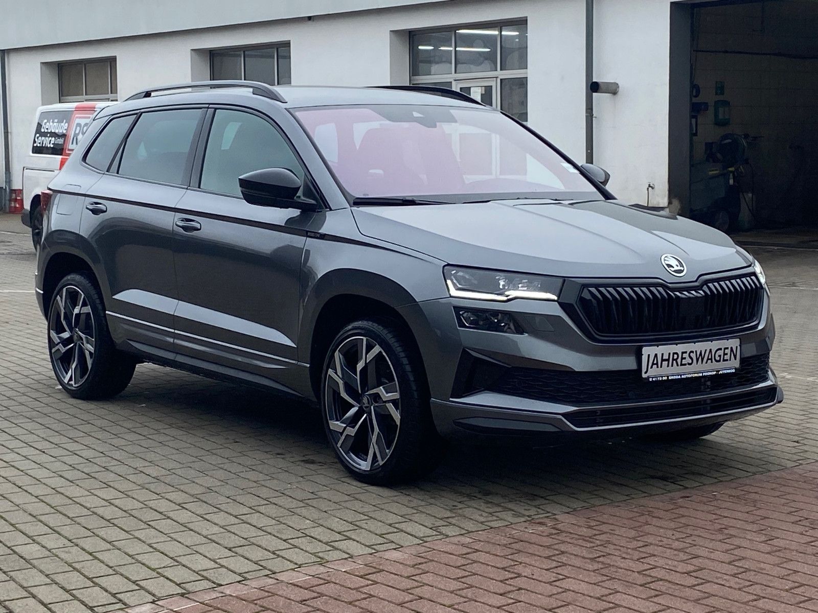 Fahrzeugabbildung SKODA Karoq 2.0l TDI DSG Sportline