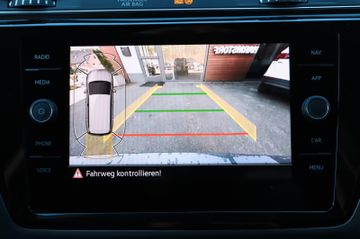 Volkswagen Touran 2.0 DSG R-Line 7-Sitze AHK Kamera
