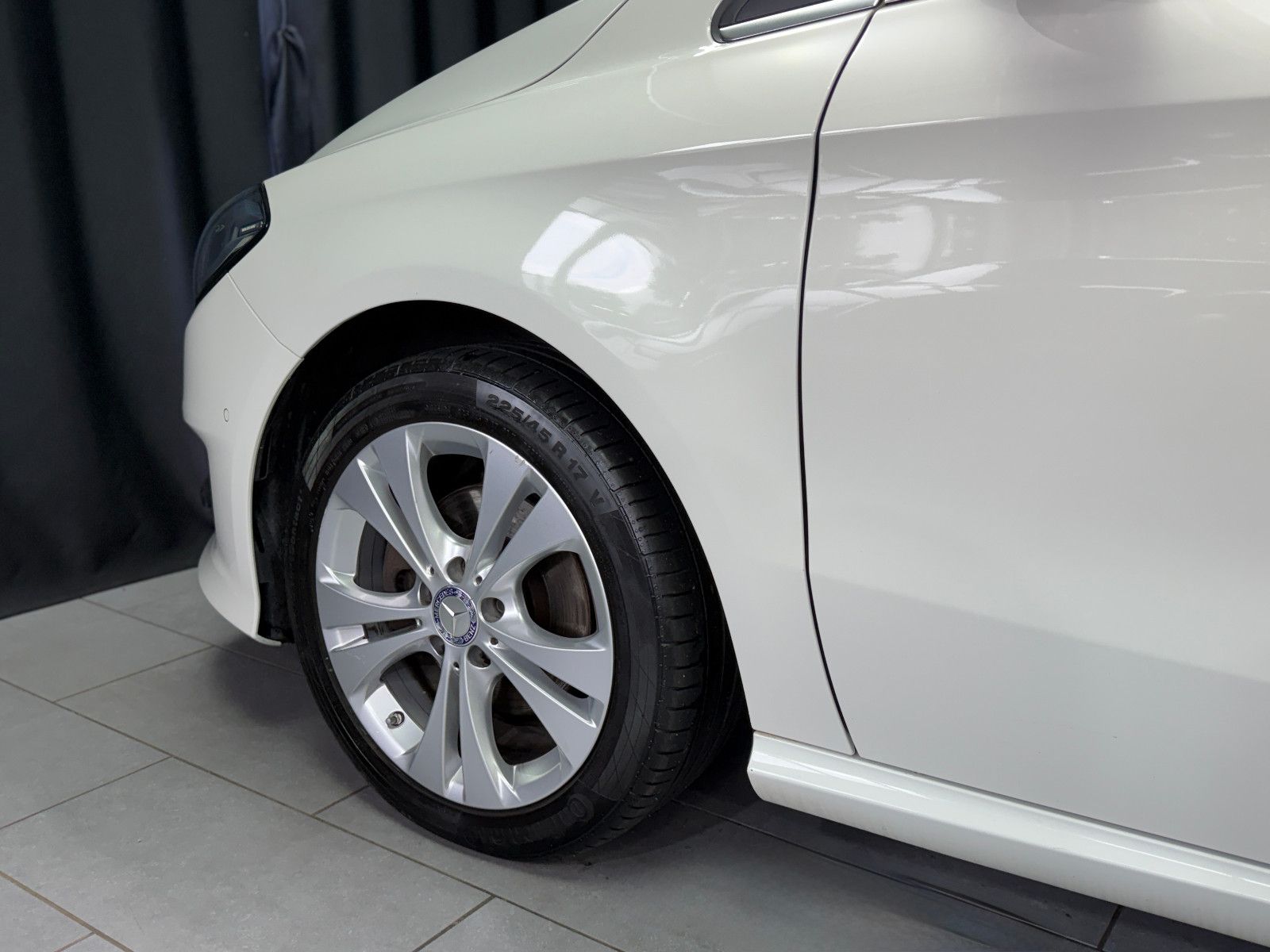 Fahrzeugabbildung Mercedes-Benz B 220 CDI |AUTOMATIK|NAVI|RF-CAM|LEDER