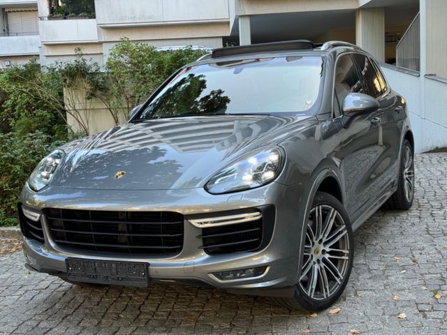 Porsche Cayenne Turbo Chrono-Carbon Paket/PANO/BOSE/LED