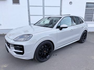 Porsche Cayenne - 1
