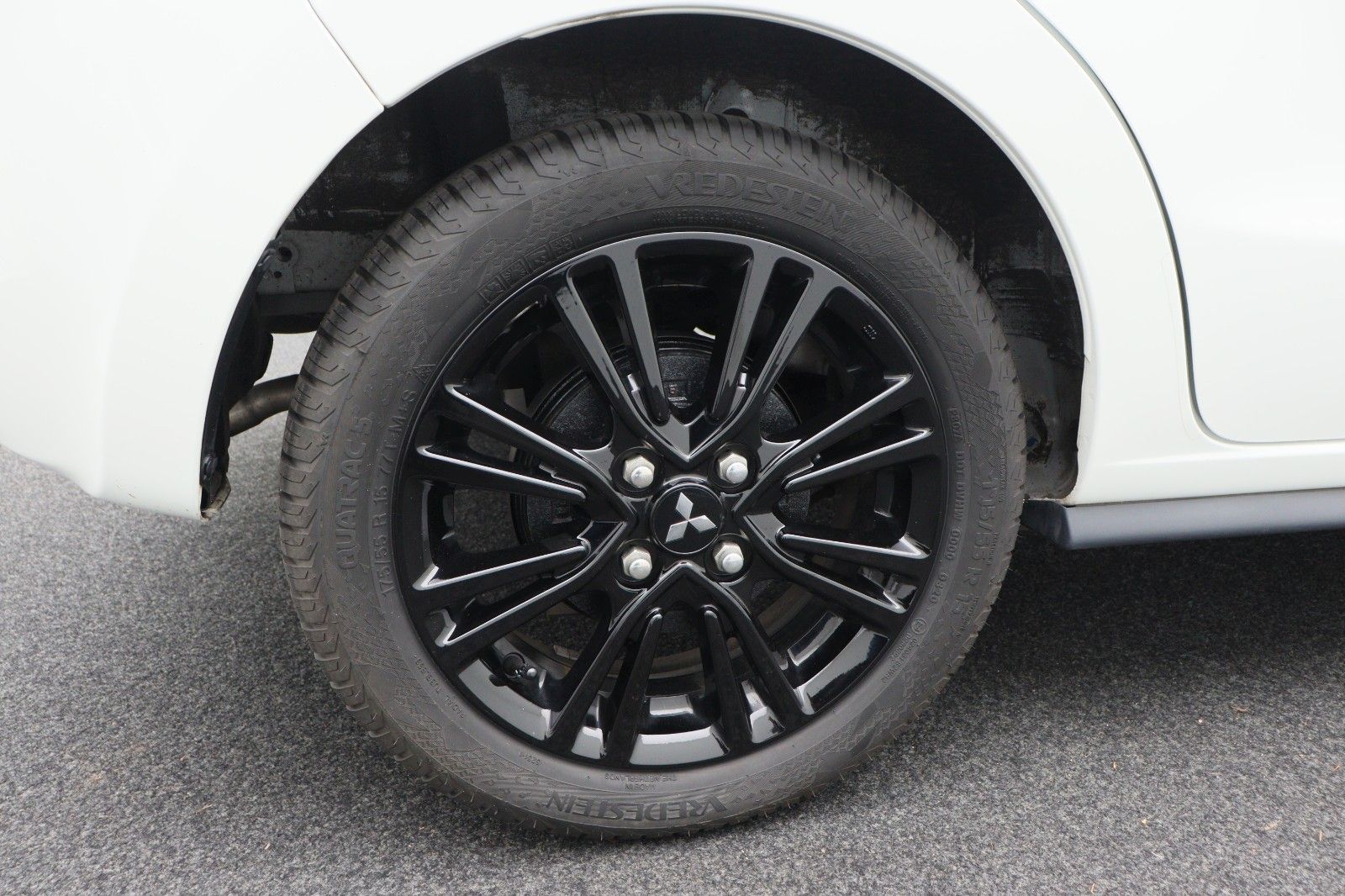 Fahrzeugabbildung Mitsubishi Space Star ACTIVE+ 1,2 l CVT AS&G