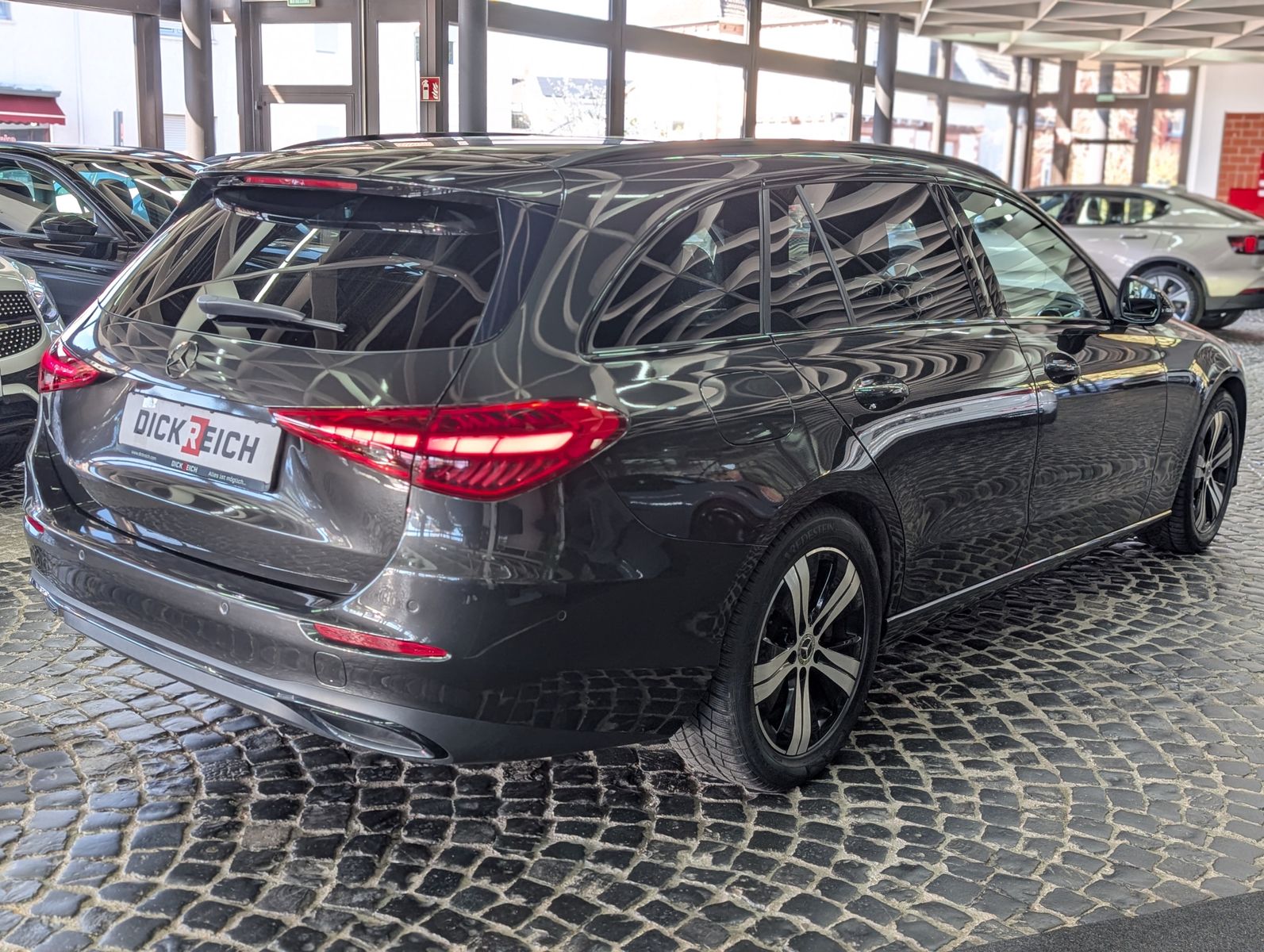 Fahrzeugabbildung Mercedes-Benz C 200 d T Night MBUX DISTRNIC+ AMBI VIRT SHZ KAM
