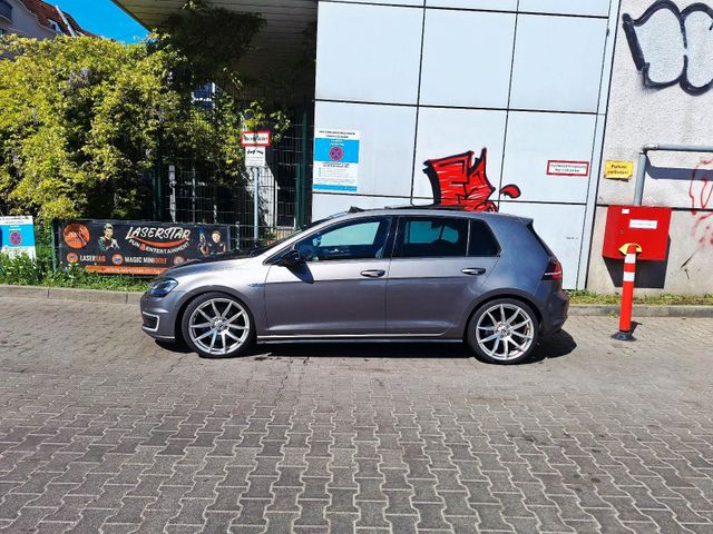 VW Golf