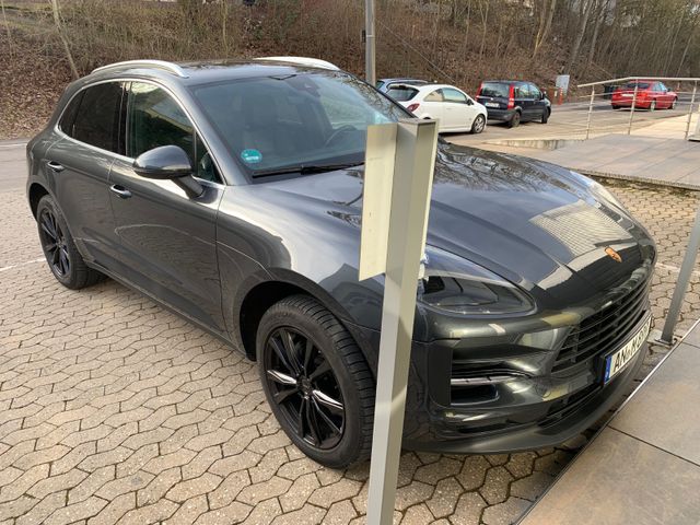 Porsche Macan 2,0 Navi Bose Panorama AHK Leder 1.Hand