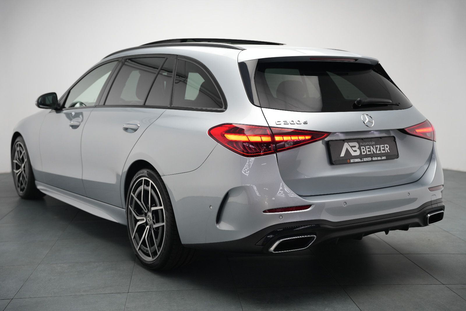 Fahrzeugabbildung Mercedes-Benz C 300d T *AMG*Panorama*Massage*Ambiente*Kamera