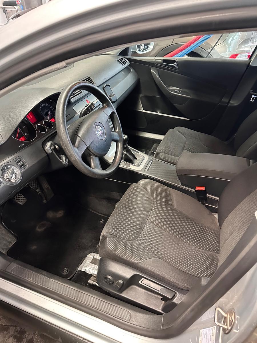 Volkswagen Passat 2005 — photo 8