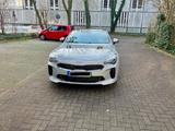 Kia Stinger GT 3.3 T-GDI AWD - Kia Stinger: 3.3
