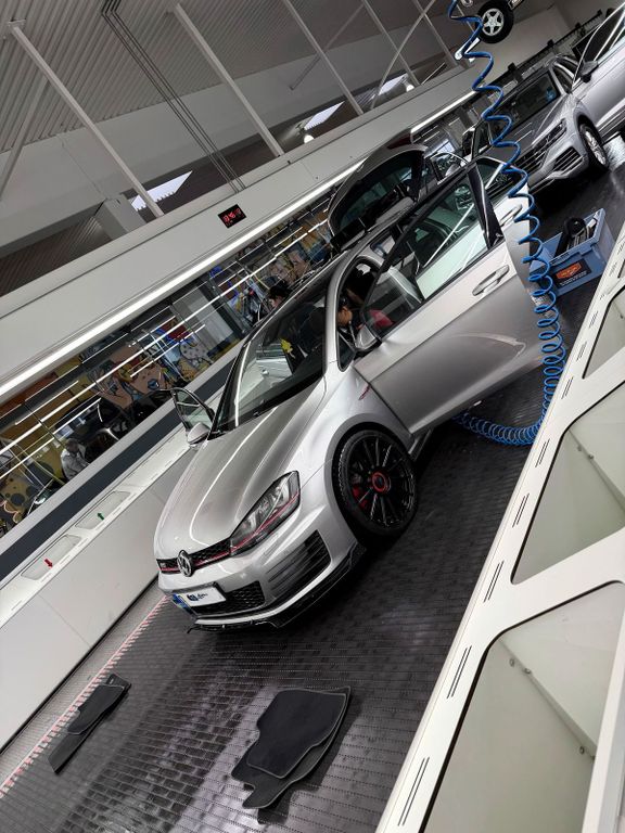 Image of Volkswagen Golf Sportsvan