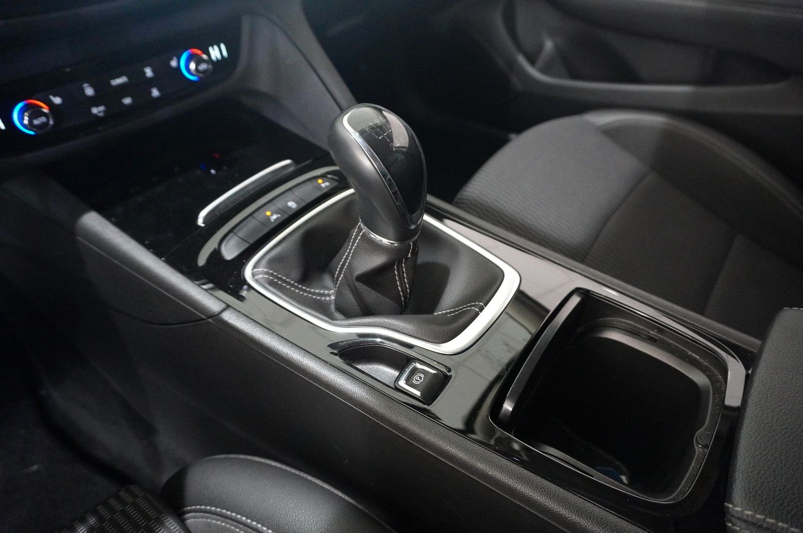 Fahrzeugabbildung Opel Insignia B GS 2.0D DYNAM. NAVI/LED/KAMERA/SH/AHK