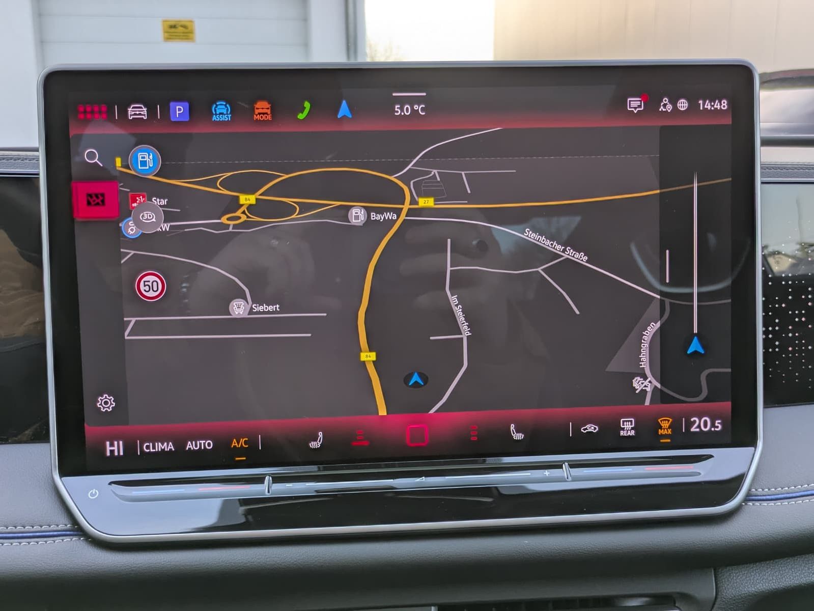 Fahrzeugabbildung Volkswagen Tiguan 2.0 TDI 4M R-Line BLACK*PAN*HK*AHK*MATRIX