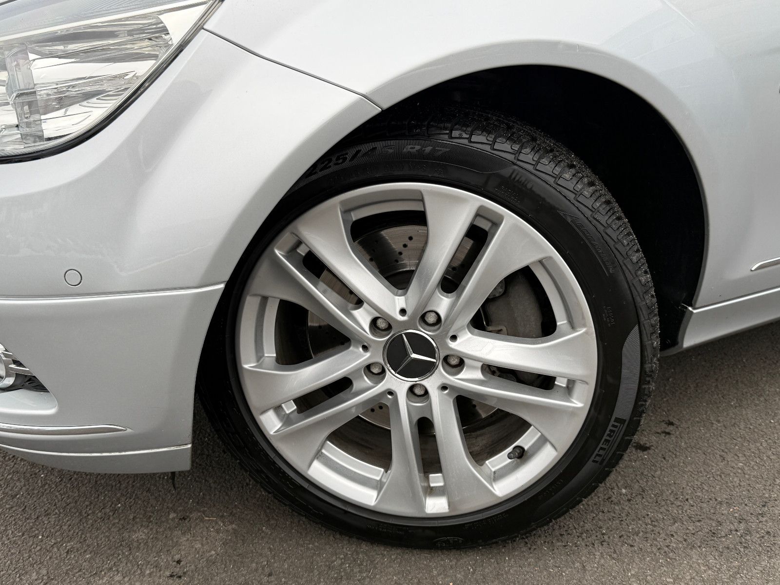 Fahrzeugabbildung Mercedes-Benz C 350 Limousine Avantgarde Aut Bi-Xenon Leder