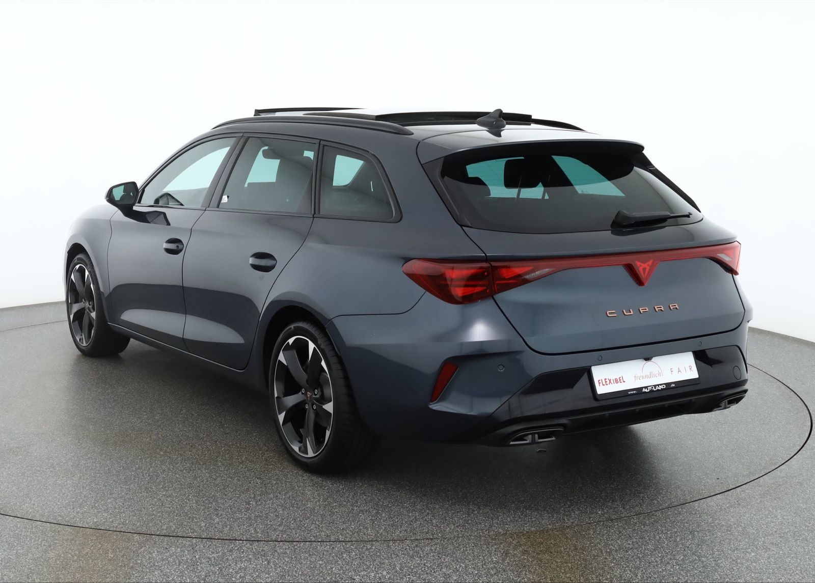 Cupra Leon ST 1.5eTSI DSG LED ACC Pano AHK imagem 3