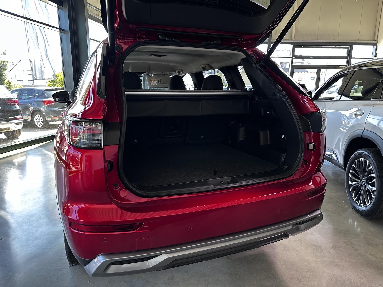 Mitsubishi Outlander 2.4 PHEV 100kW S-AWC Intro Edition Nav