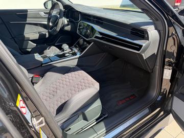 2025 AUDI RS6 — миниатюра 22