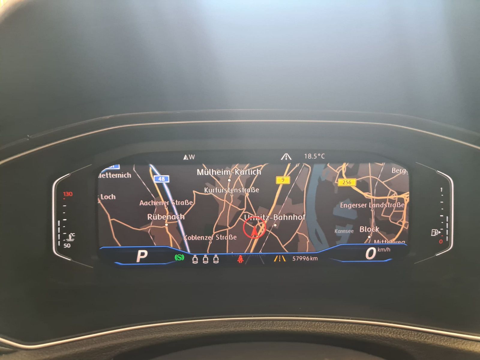 Fahrzeugabbildung Volkswagen T-Roc Sport 4Motion / NAVI / LED / KAMERA