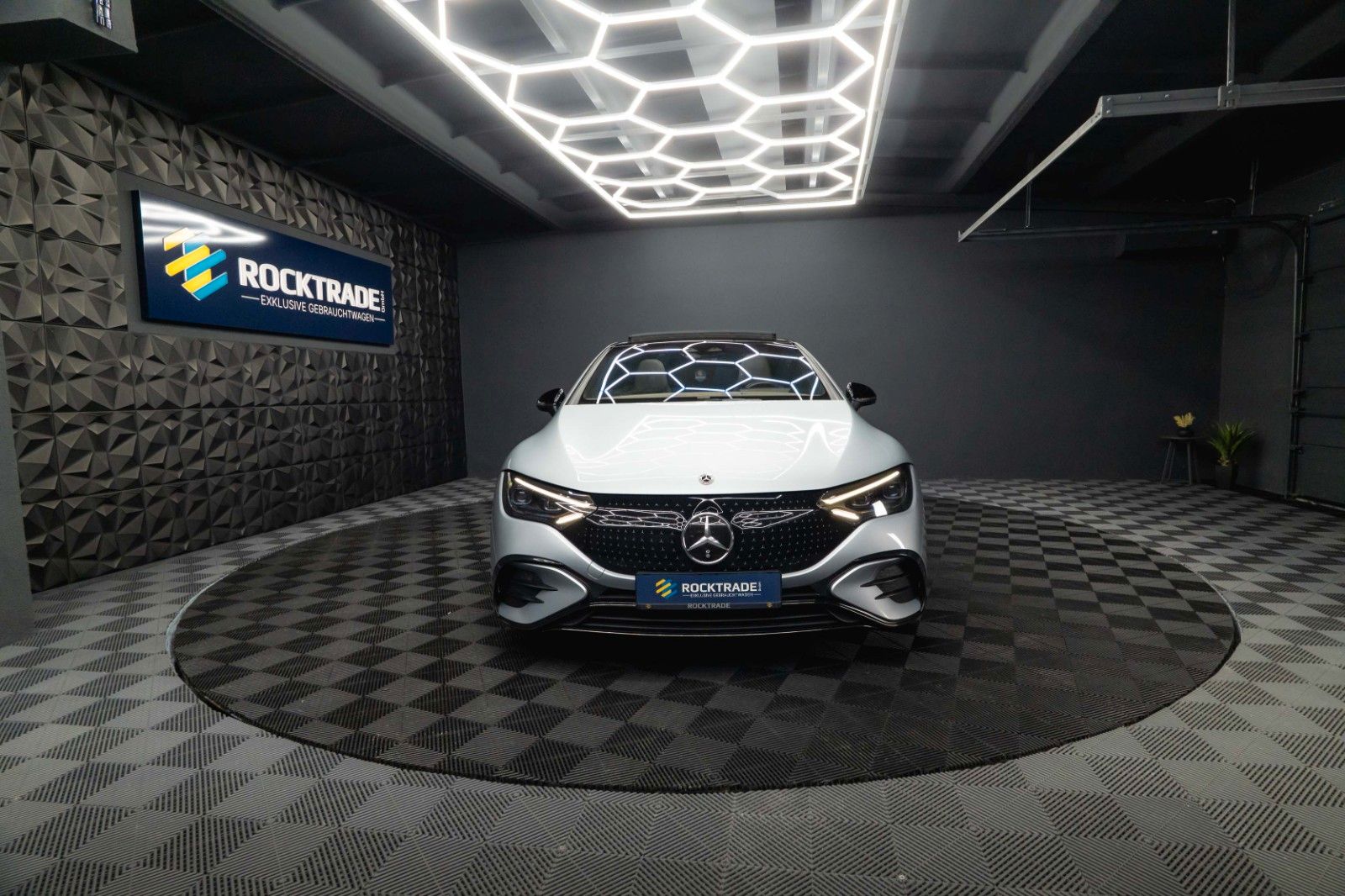 Mercedes-Benz EQE 350+ AMG Night | Batterie NEU 100% | Pano imagem 3