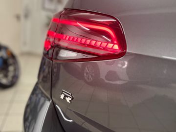 Volkswagen Golf - 10