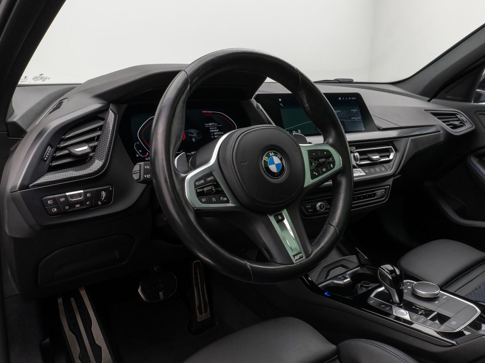 Fahrzeugabbildung BMW 120i M Sport Panorama PDC DAB Lenkrhzg Komfort