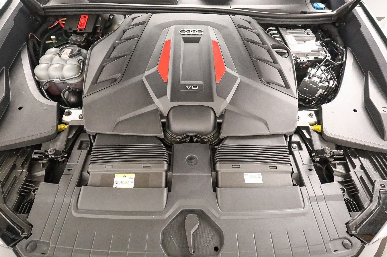 Audi SQ8 - Bild 25