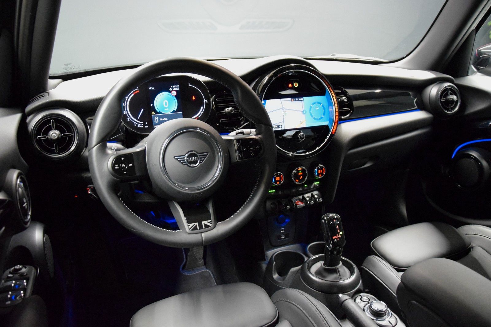 Fahrzeugabbildung MINI Cooper Autom.Mini Yours Trim 5-Tür Premium Extra