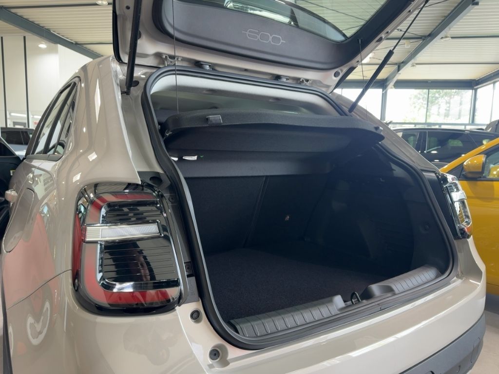 Fahrzeugabbildung Fiat 600 Hybrid Business Edition LMF ALWETTER, PDC, N