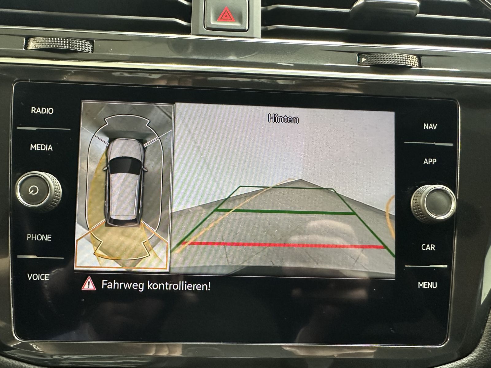 Fahrzeugabbildung Volkswagen Tiguan Allspace 4M R-Line NAV+IQ-LIGHT+AHK+20ZO