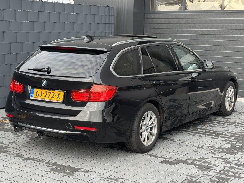 BMW 320 2014 — interior