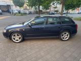 Audi A4 3.0 multitronic Avant - Audi A4 aus 2002: 3.0