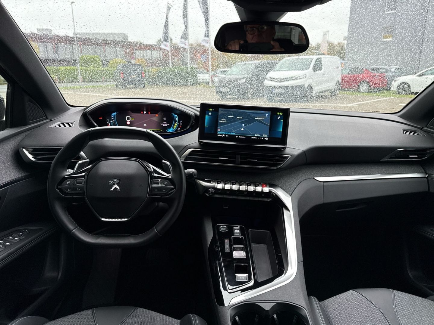 Fahrzeugabbildung Peugeot 3008 Hybrid 225 Allure Pack Navi Digitales Cockp
