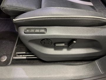 Fahrzeugverkauf 13 Skoda Kodiaq 2.0 TDI 142 kW 4x4 Sportline*7-Sitze* AHK