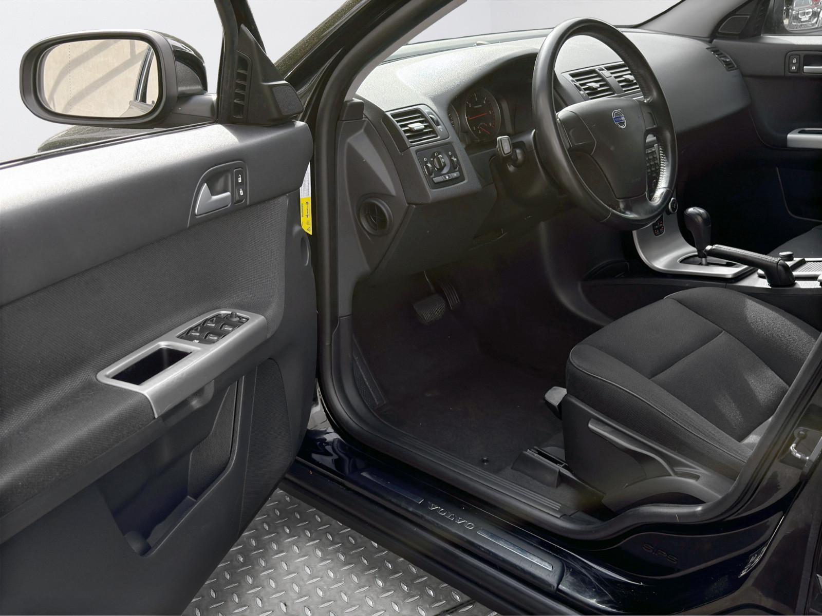 Volvo V50 2008 — photo 12