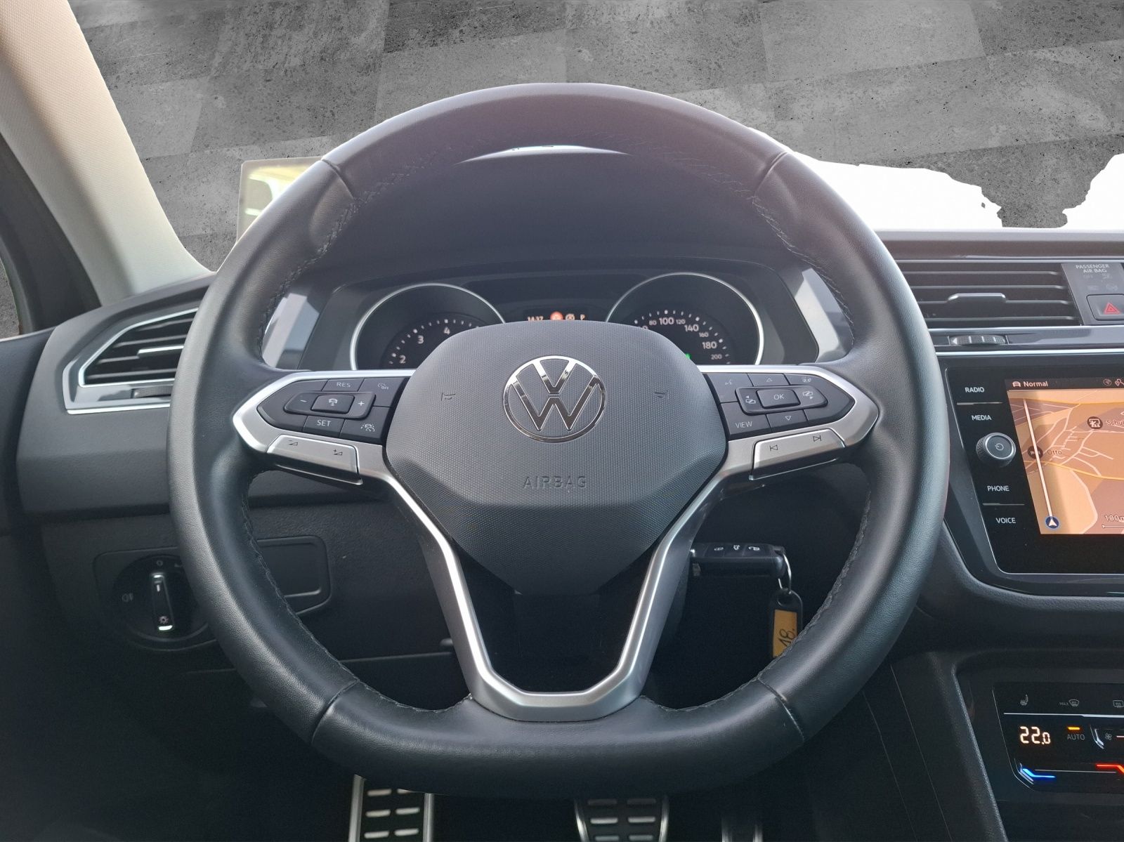 Fahrzeugabbildung Volkswagen Tiguan TSI Active DSG LED Navi ACC RFK SH 18"