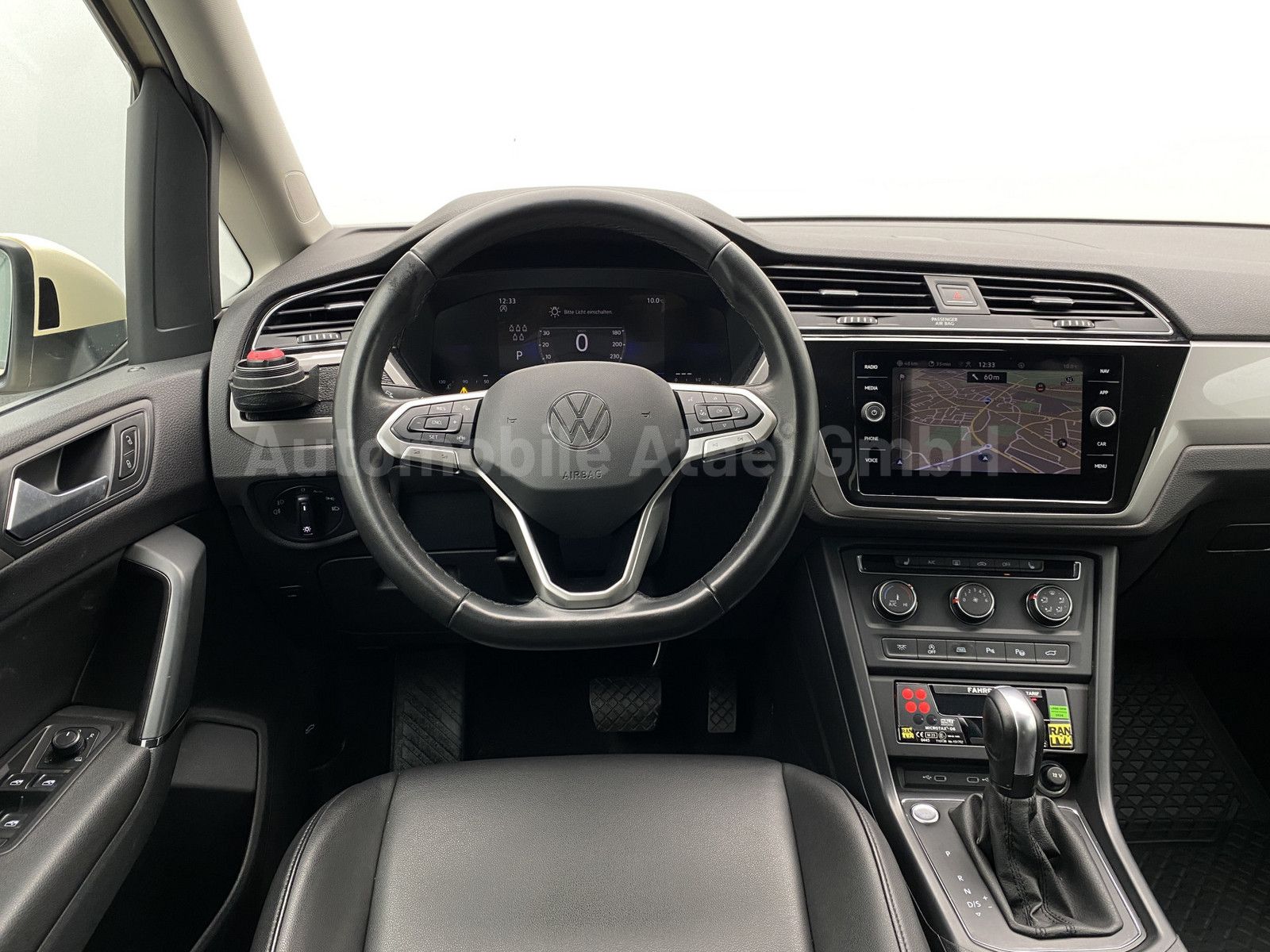 Fahrzeugabbildung Volkswagen Touran DSG *Taxi* 7-SITZE+NAVI+LEDER (9277)