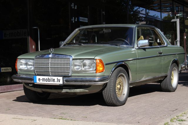 Mercedes-Benz 230C Original Zustand