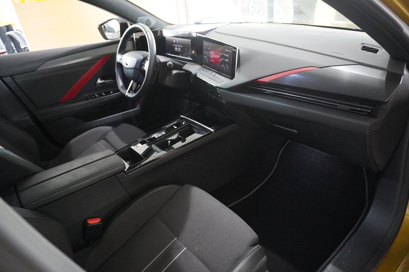 Fahrzeugabbildung Opel Astra L Lim. 1.6 HYBRID GS SPORT NAVI/360°/SPORT