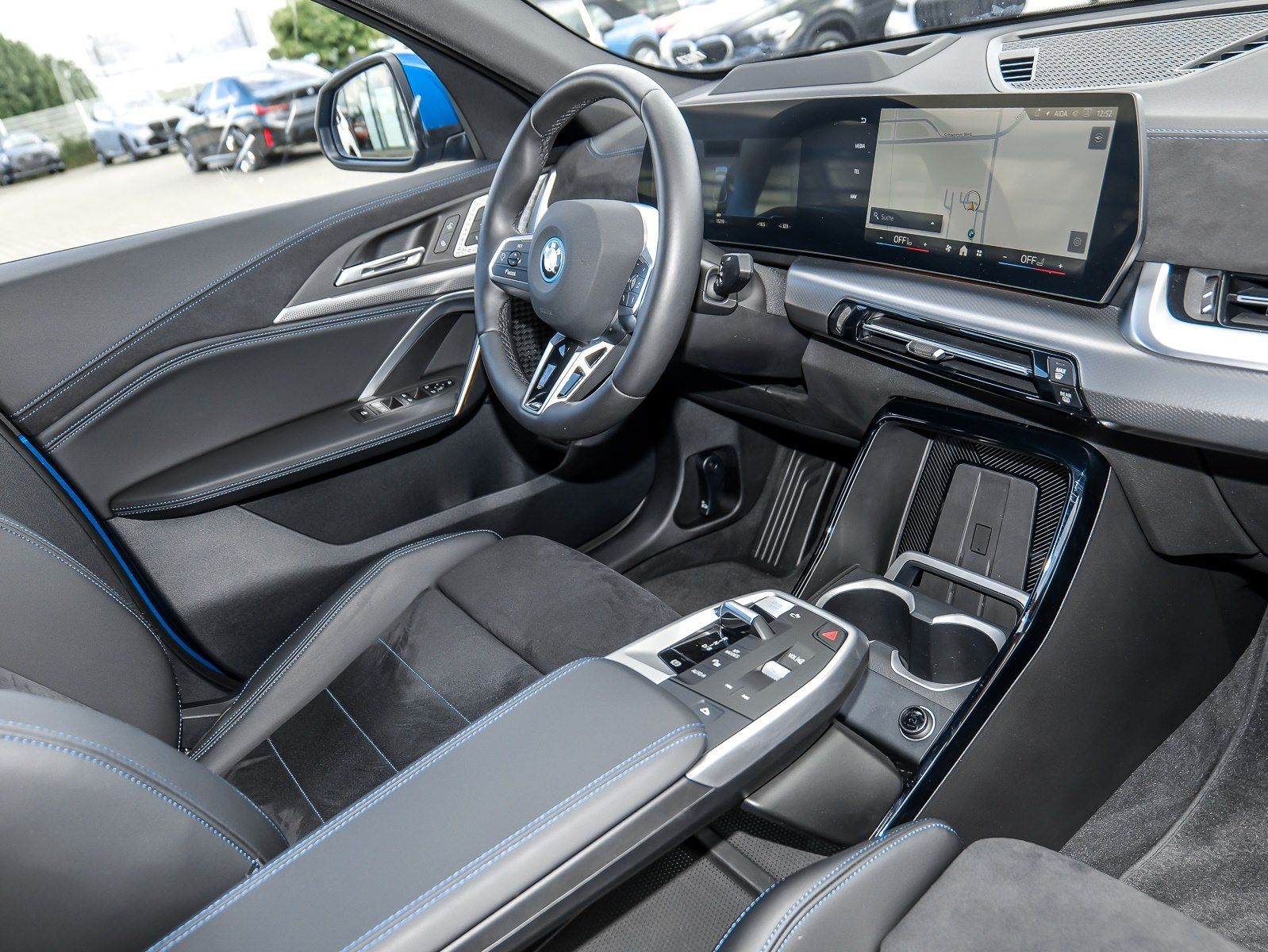BMW iX2 - Bild 16