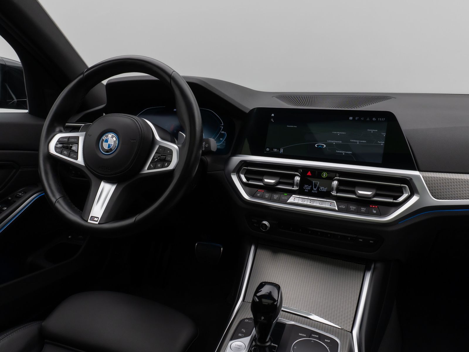 Fahrzeugabbildung BMW 330e M Sport Panorama Laser Kamera HUD DAB HiFi