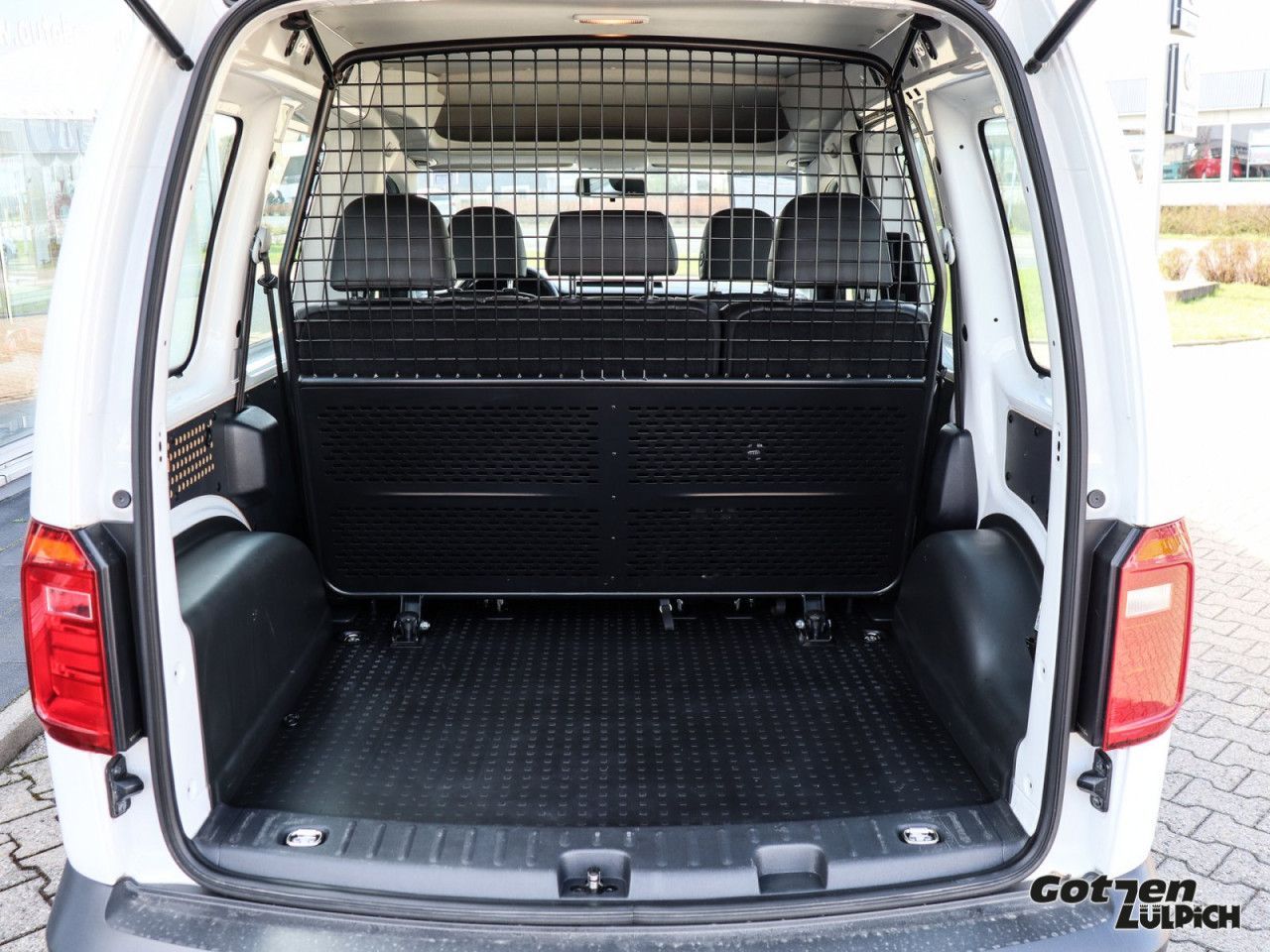 Fahrzeugabbildung Volkswagen Caddy Kombi 1,4TSI Navi Klima 5-Sitze AHK