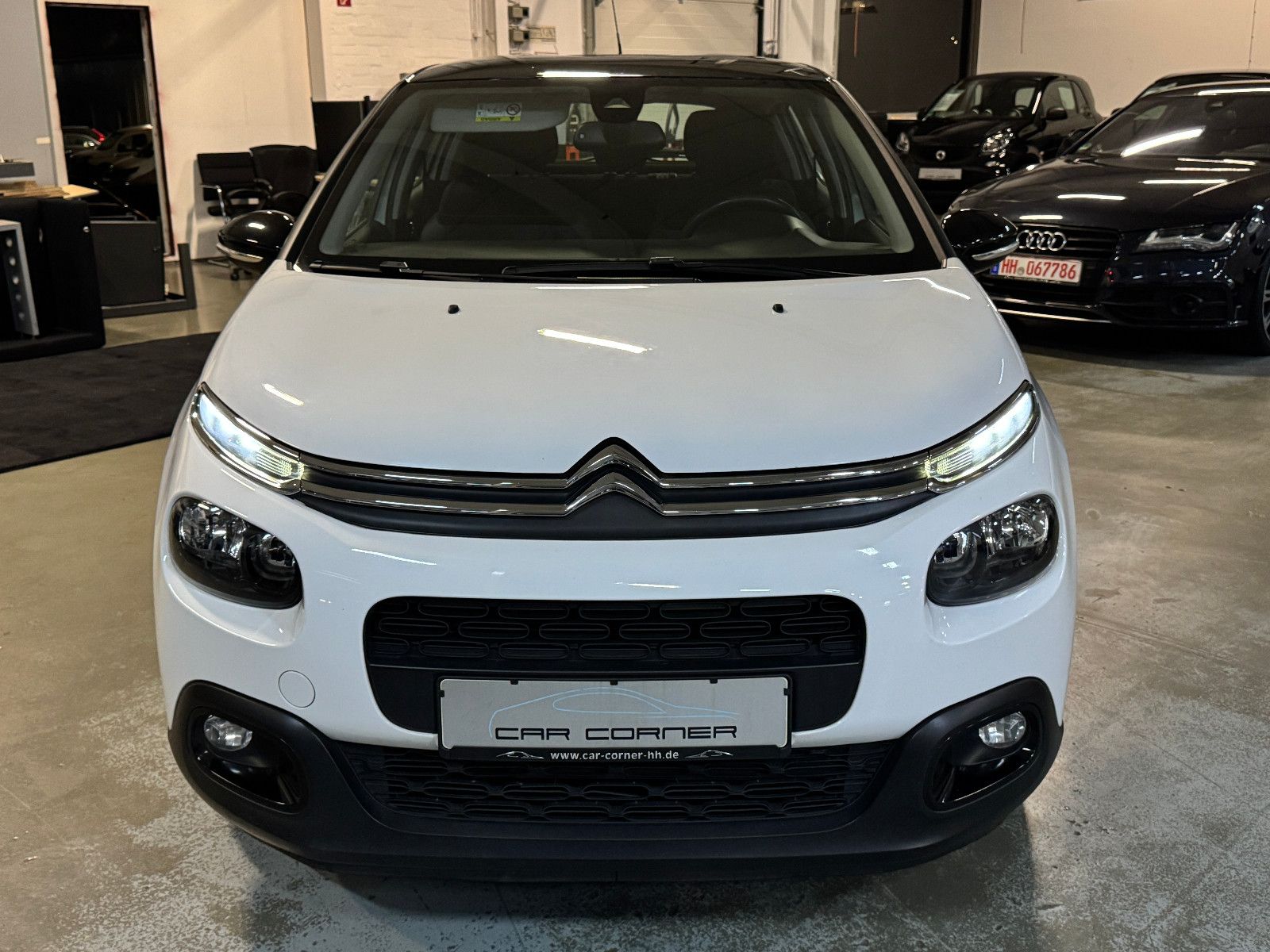 Fahrzeugabbildung Citroën C3 1.6 HDI FEEL COLOR STYLE PAKET NAVI LED VOLL
