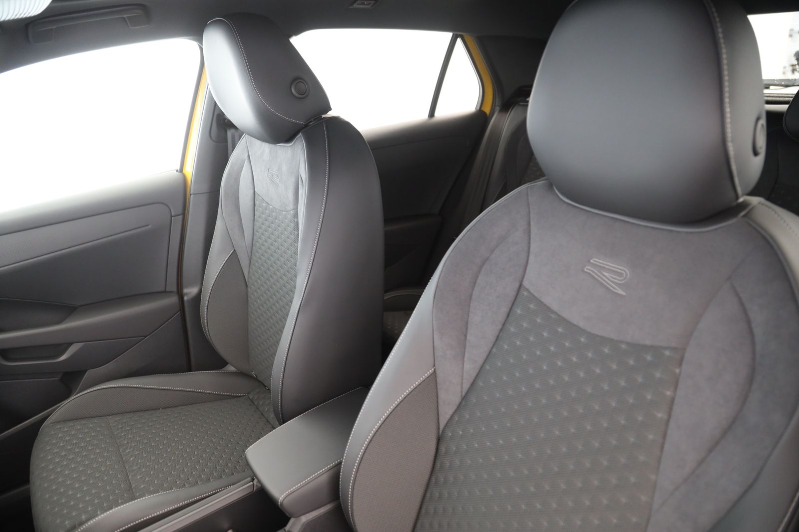 Volkswagen T-Roc - Bild 12