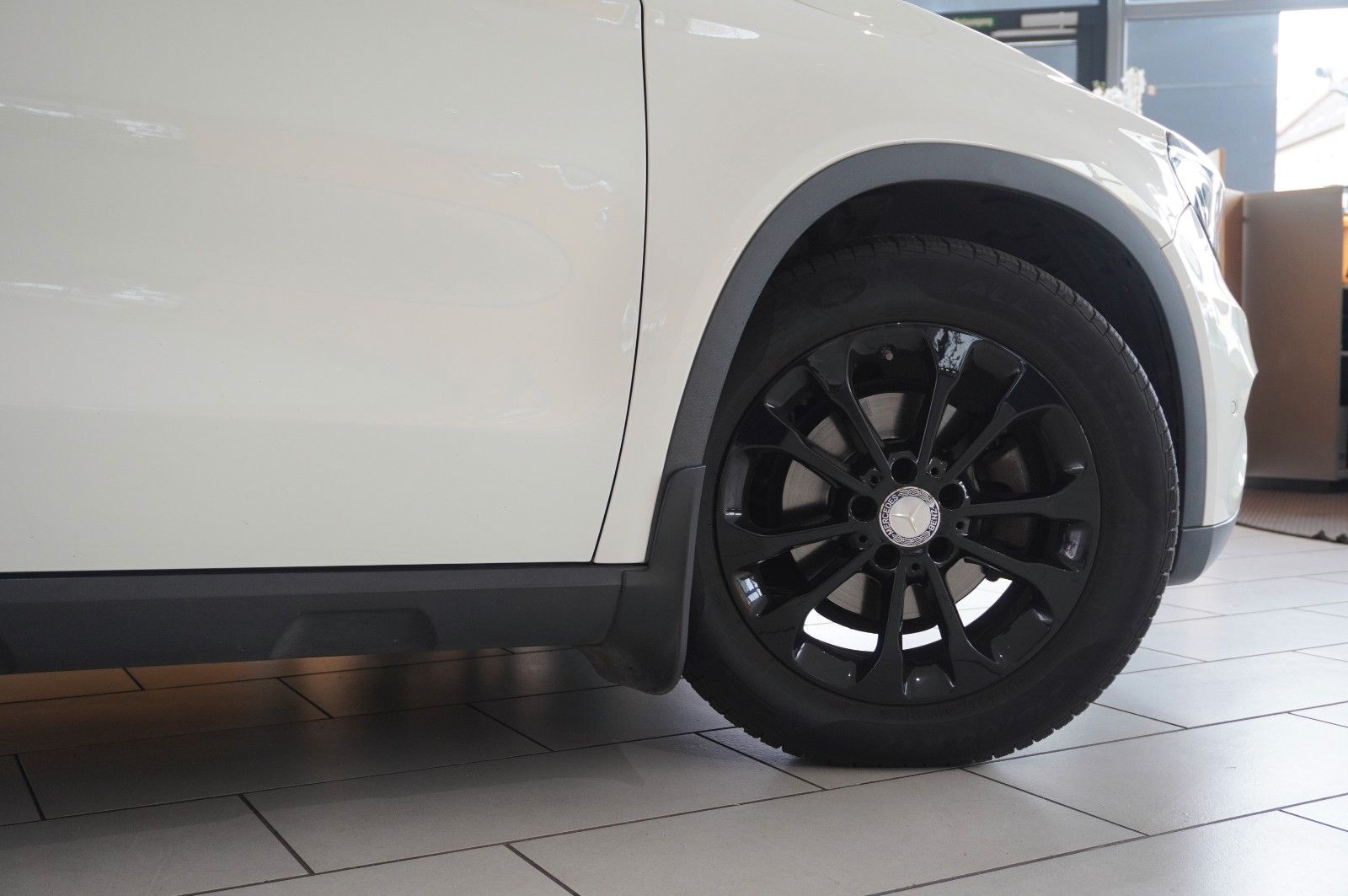 Fahrzeugabbildung Mercedes-Benz GLA 180 STYLE 7G-DCT NAVI/BI-XENON/SHZ/KAMERA