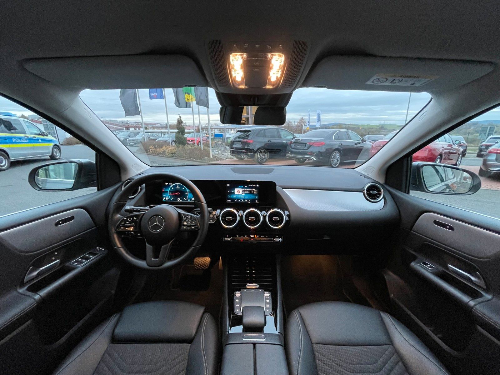Fahrzeugabbildung Mercedes-Benz B 200 d R-Kamera+AHK+DISTR+LED+Carplay+DAB