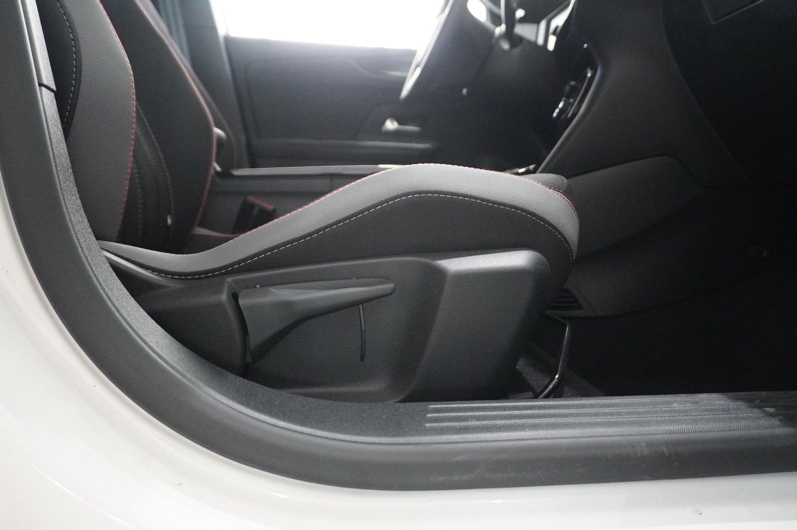 Fahrzeugabbildung Opel Mokka-e GS SPORT 1-PHASIG NAVI/LED/KAMERA/DAB+