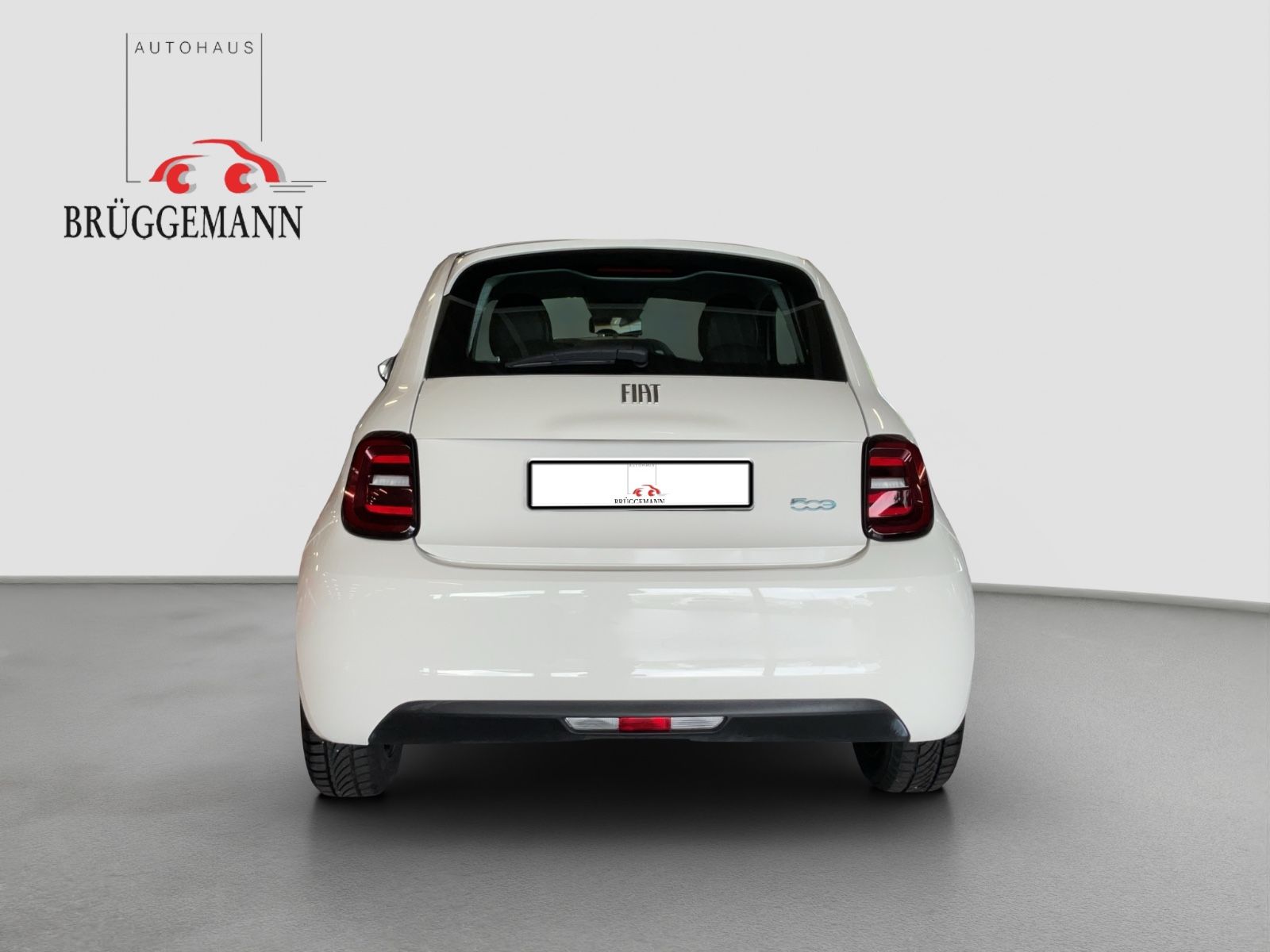 Fahrzeugabbildung Fiat 500e + Radio- & Winterpaket