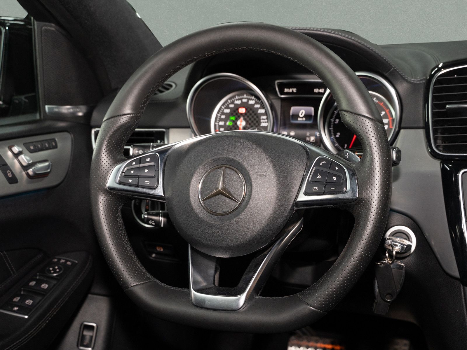 Fahrzeugabbildung Mercedes-Benz GLE 43 AMG 4Matic Coupe - Pano|360°|Airmatic|21"